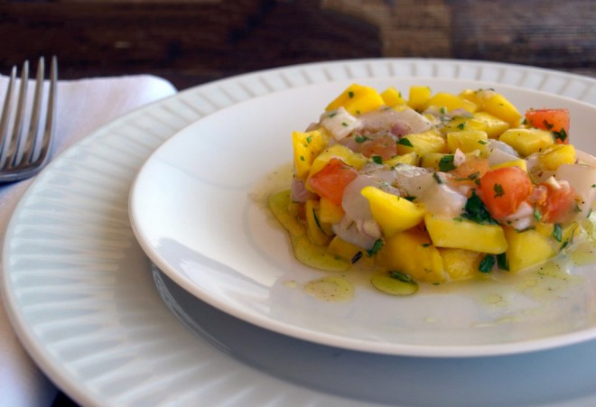 Réaliser un tartare maison sucré aux noix de saint-jaques et à la mangue